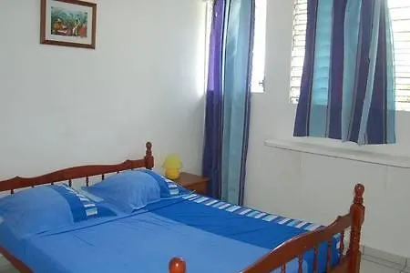 Bungalow Proche Plage Le Gosier  Guadeloupe